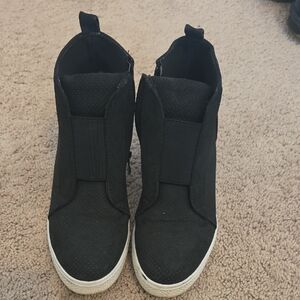 Amazon Essentials Black Ankle Booties